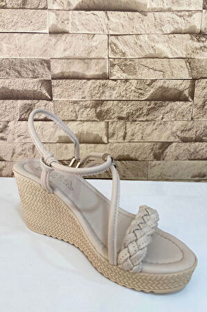 Kadın Örgü Tedaylı 8 cm Dolgu Topuklu Sandalet 4010-123-0002