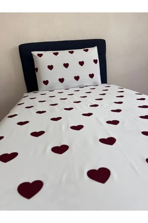 Amour Tek Kişilik Lastikli Çarşaf Takımı Kapaklı Yastık Kılıfı Bordo Kalpli