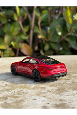 Audi RS e-tron GT Koleksiyon Metal Araba 12cm Lüks Araba Kırmızı Oyuncak Araba Model Araba
