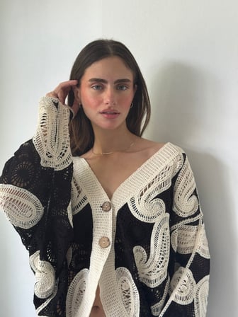 Retrobird Nell Şal Motifli Düğmeli Kroşe Hırka Kadın Krem - Siyah
