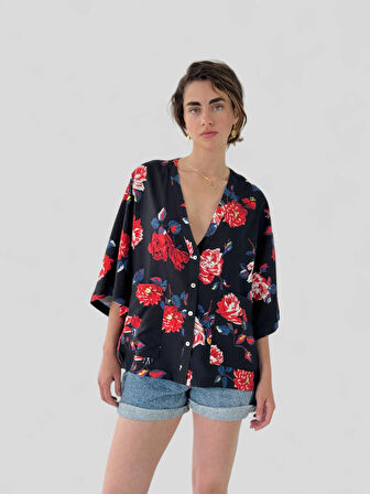 Retrobird Tasarım V Yaka Kimono Gömlek Kadın Siyah Çiçekli
