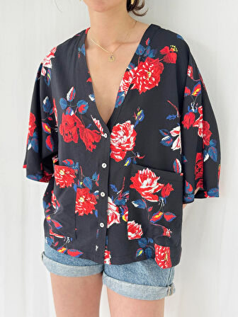 Retrobird Tasarım V Yaka Kimono Gömlek Kadın Siyah Çiçekli