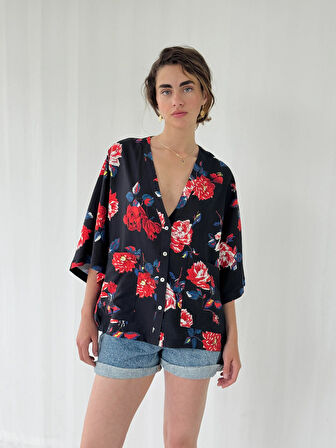 Retrobird Tasarım V Yaka Kimono Gömlek Kadın Siyah Çiçekli