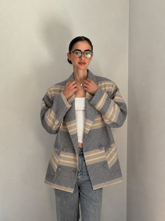 Retrobird 90'lar Retro Model Oversize Tasarım Ekose Ceket Kadın Lacivert-Krem