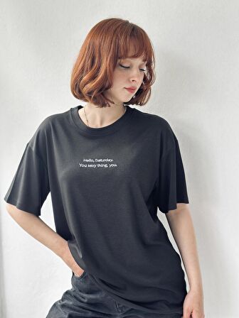 Retrobird Nakışlı Saturday Oversize Tişört Unisex Siyah