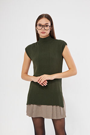 Haki Uzun Yırtmaç Detaylı Yumuşak Dokulu Triko Süveter