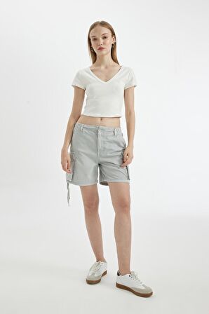 DeFacto Coool Regular Fit Normal Bel Kısa Paça Gabardin Şort D1006AX24SMGR296
