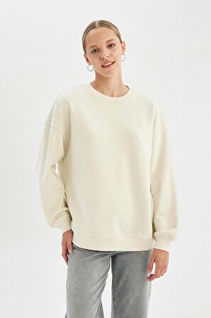 DeFacto Oversize Geniş Kalıp Bisiklet Yaka Kalın Basic Düz Sweatshirt Y1346AZ24WNER232