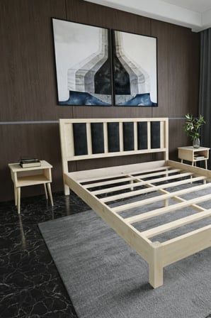 Ori̇on Model Siyah Puf Başlıklı Masif Ahşap Karyola Kolay Kurulum Fırınlanmış İthal Sibirya Çamı 90x190 Yatak Uyumlu