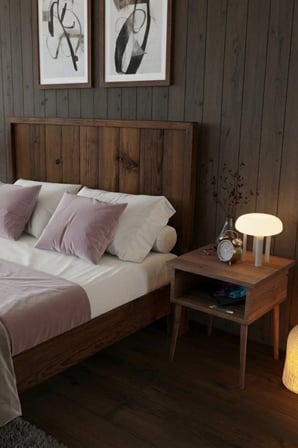 Hüma Model Dikey Başlıklı Masif Ahşap Karyola ve 2 Adet Komodin Kolay Kurulum Fırınlanmış İthal Sibirya Çamı 90x190 Yatak Uyumlu 2 Adet Komodin