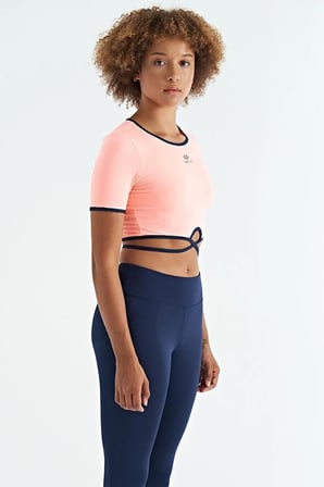Yavruagzı Bel Bağlama Detaylı O Yaka Standart Kalıp Dalgıç Kumaş Kadın Crop T-Shirt - 97266