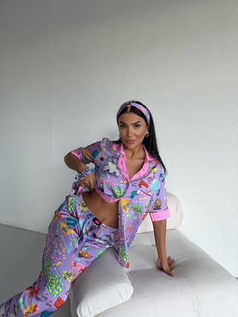 Muah Space Cowgirl Kadın Saten Pijama Takımı Uzay ve Kovboy Desenli Kısa Kollu Mor