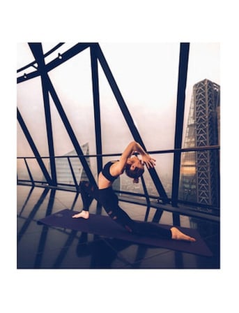 Rizzoli A World of Yoga 700 Asanas for Mindfulness and Well-Being 9780789344472