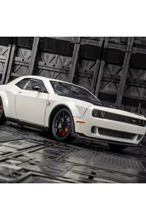 DODGE CHALLENGER SRT BEYAZ 1:24 DİECAST MODEL ARABA KOLEKSİYONLUK ARABA DODGE SRT BEYAZ