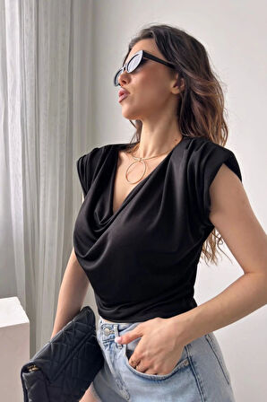 Siyah Vatkalı Degaje Yaka Buzzy Bluz