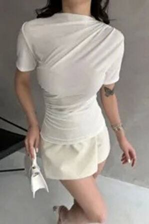 Beyaz Kısa Kol Drapeli Sandy Bluz