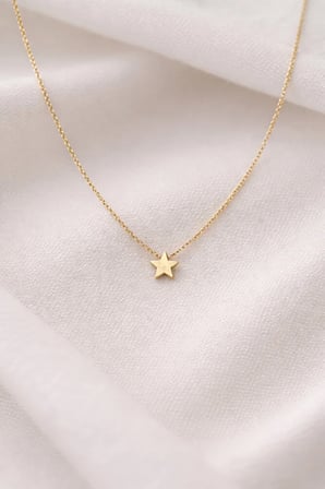 Minik Figürlü Gold Zincir Kolye