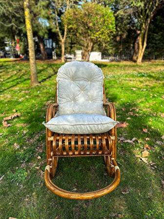 Sallanan Bambu Berjer Koltuk – Minderli, Doğal Renk, Şık ve Konforlu Tasarım