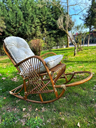 Sallanan Bambu Berjer Koltuk – Minderli, Doğal Renk, Şık ve Konforlu Tasarım