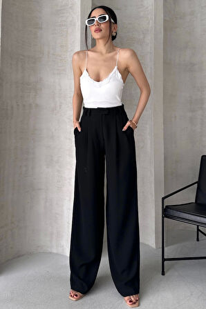 Kadın Beyaz Gloplu İp Askılı Büstiyer Sütyenli Crop Atlet