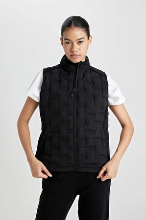DeFactoFit Su İtici Rüzgar Geçirmez Slim Fit Dar Kesim Fermuarlı Şişme Sporcu Yelek B2069AX24SPBK81