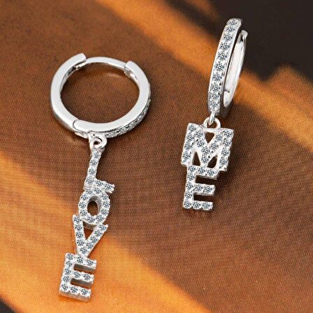 Zirkon Taşlı Pırlanta Montür Gümüş Rengi Kaplama Love Me Gümüş Küpe