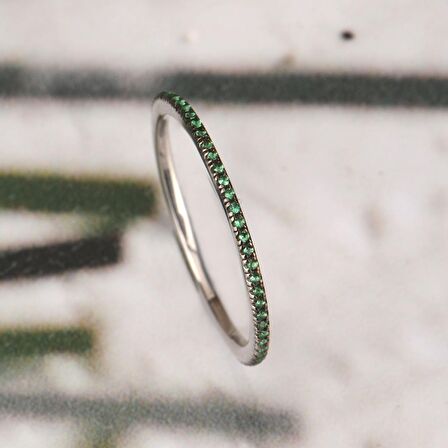 Yeşil Zirkon Taşlı Pırlanta Montür Gümüş Rengi Kaplama Tam Tur Gümüş Yüzük