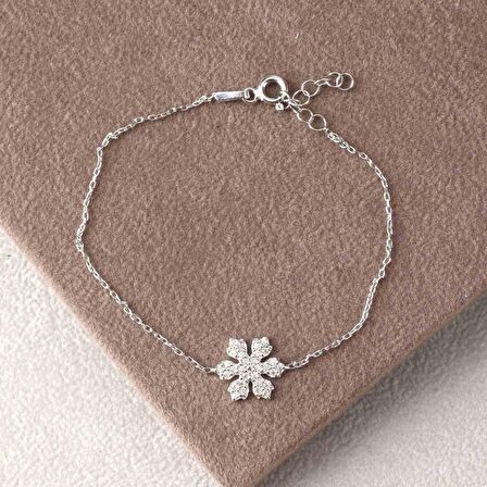 Zirkon Taşlı Pırlanta Montür Gümüş Rengi Kaplama Çiçek Desenli Gümüş Bileklik