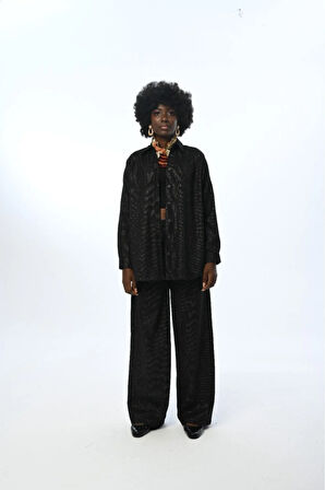 KADIN İNCE ÇİZGİLİ SİMLİ OVERSİZE KESİM GÖMLEK