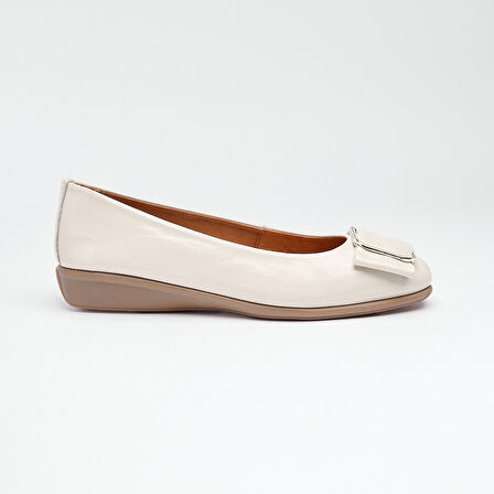 Hakiki Deri Aksesuarlı Kadın Babet