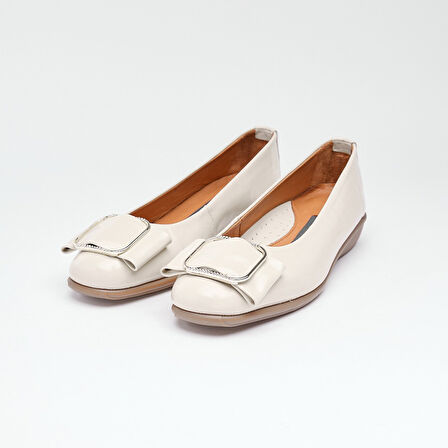 Hakiki Deri Aksesuarlı Kadın Babet