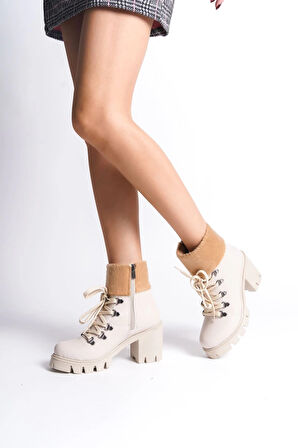 EMMA Bağcıklı Fermuarlı Ortopedik Taban Topuklu Kürk DetaylıKadın Bot CKT - Krem