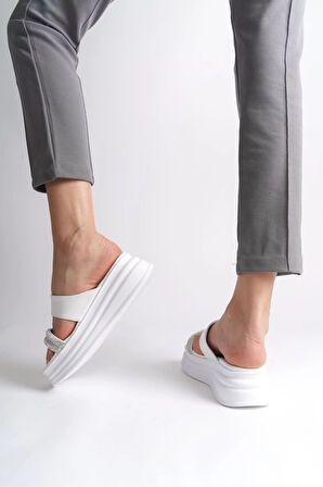 SARAH Düz Topuklu Taşlı Şeritli Kalın ve Ortopedik Taban Kadın Terlik  CBT - Beyaz