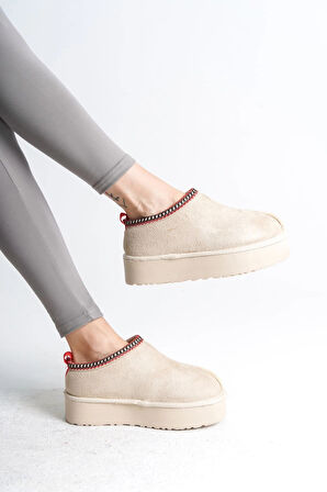 LEILA Bağcıksız Düz ve Kalın Taban İçi Kürklü Kısa Süet Kadın Bot  CKT - Krem