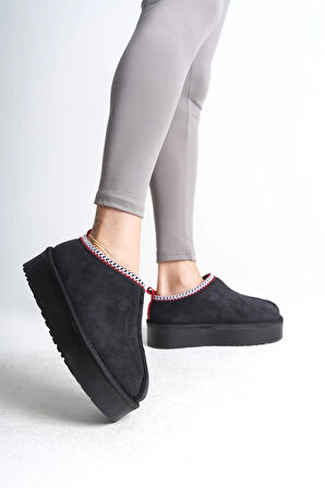 LEILA Bağcıksız Düz ve Kalın Taban İçi Kürklü Kısa Süet Kadın Bot  SST - Siyah