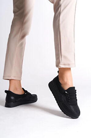 VIOLET Bağcıklı Lastikli Ortopedik Rahat Taban Taş Detaylı Klasik Kadın Babet Anne Ayakkabısı  CST - Siyah