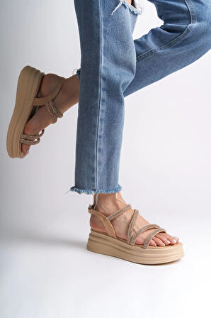 RILEY İnce Tokalı Taşlı Şeritli Ortopedik Taban Kadın Sandalet CTT - Ten