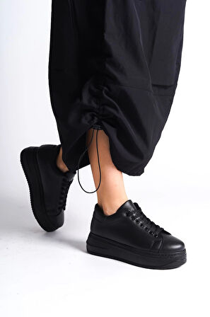 BIANA Bağcıklı Ortopedik Taban Kadın Sneaker Spor Ayakkabı CST - Siyah