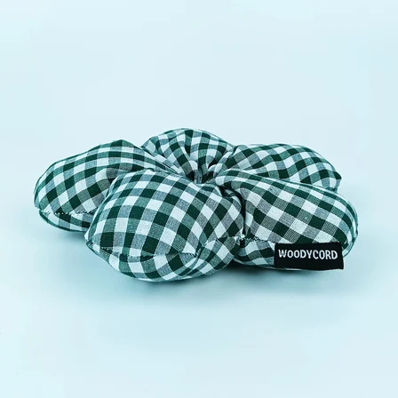 WoodyCord El Yapımı Çam Yeşili - Beyaz Çiçek Pofuduk Scrunchie Toka