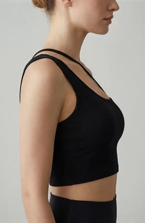 Kadın Siyah Tek Omuzlu Çapraz Askılı Crop Top Büstiyer – Modern ve Şık Tasarım