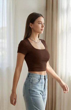 Kadın Kahverengi Yarım Kol Düz Yaka Crop Top Bluz – Şık, Rahat ve Kolay Kombinlenebilir