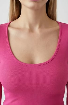 Kadın Fuşya Uzun Kol Kare Yaka Crop Top Bluz – Şık, Rahat ve Kolay Kombinlenebilir