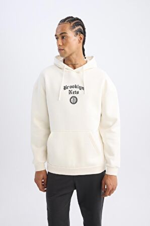 DeFactoFit NBA Brooklyn Nets Comfort Fit Rahat Kalıp Kapüşonlu Kalın Sırt Baskılı Sweatshirt D3223AX24WNER105