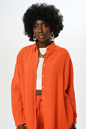 KADIN DÜZ RENK OVERSİZE KESİM GÖMLEK