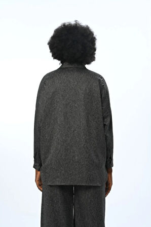 KADIN DÜZ RENK YAKASI DETAYLI OVERSİZE KESİM GÖMLEK