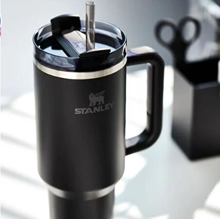 Stanley Quencher Pipetli Termos 1,18 L Siyah