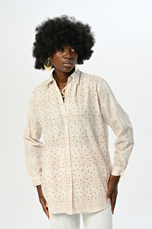 KADIN EKOSE DESENLİ VİZON RENK ÖNÜ TAŞ İŞLEMELİ OVERSİZE KESİM GÖMLEK