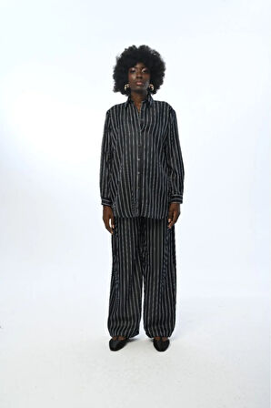 KADIN DÜZ RENK ÇİZGİLİ OVERSİZE KESİM GÖMLEK