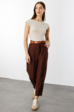 Kadın Dar Paça Pileli Kemerli Mevsimlik Kumaş Pantolon KEMERLİ-PANTOLON