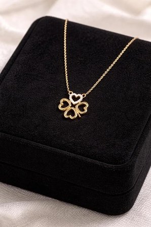 Yonca Figürlü Gold Rengi Kolye